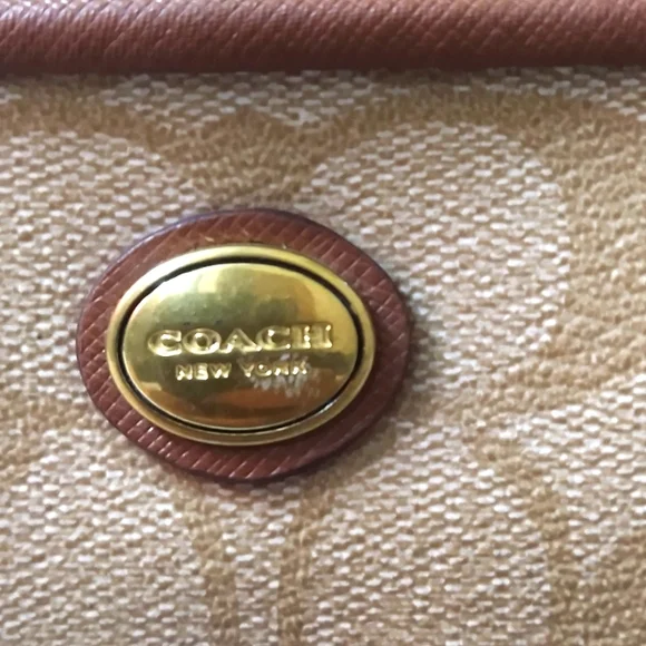 Coach New York Peyton Double Zip Carryall Khaki/Brown #C1495-F24603 pre-owned - Picture 2 of 14